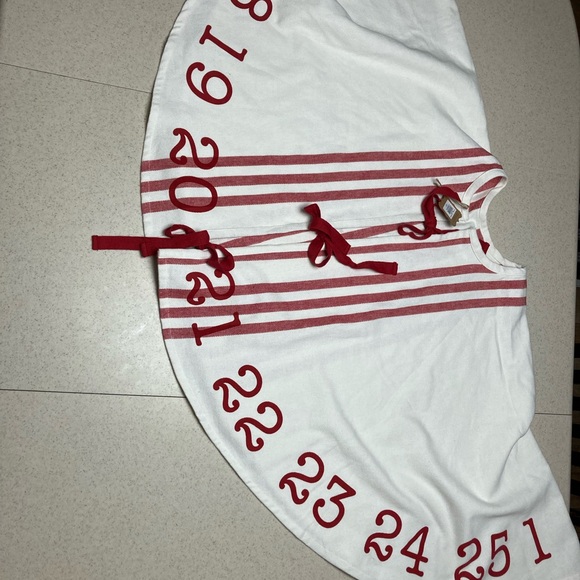 Mud Pie Tree Skirt - Countdown Christmas - 55” Diameter - NEW with Tags - Picture 3 of 12